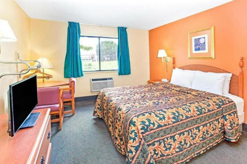 Super 8 By Wyndham Villa Rica Exterior foto